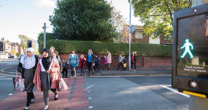 Living-Streets-International-Walk-To-School-Month-Traveline-Cymru Living-Streets-International-Walk-To-School-Month-Traveline-Cymru