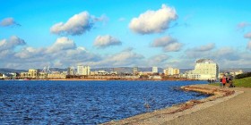 Cardif-Bay-Barrage-temporarily-closed-to-walkers-and-cyclists-for-4-evenings-of-concerts-at-Alexandra-Head